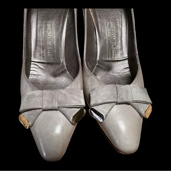 VINTAGE BRUNO MAGLI GREY LEATHER PUMPS W/BOW ACCENT (SZ 7AA) - Picture 2 of 12